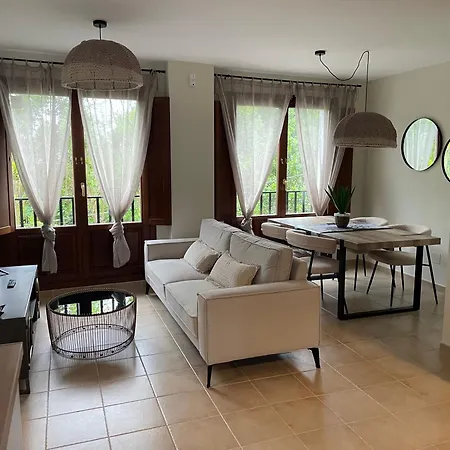 El Puerto Apartment *
